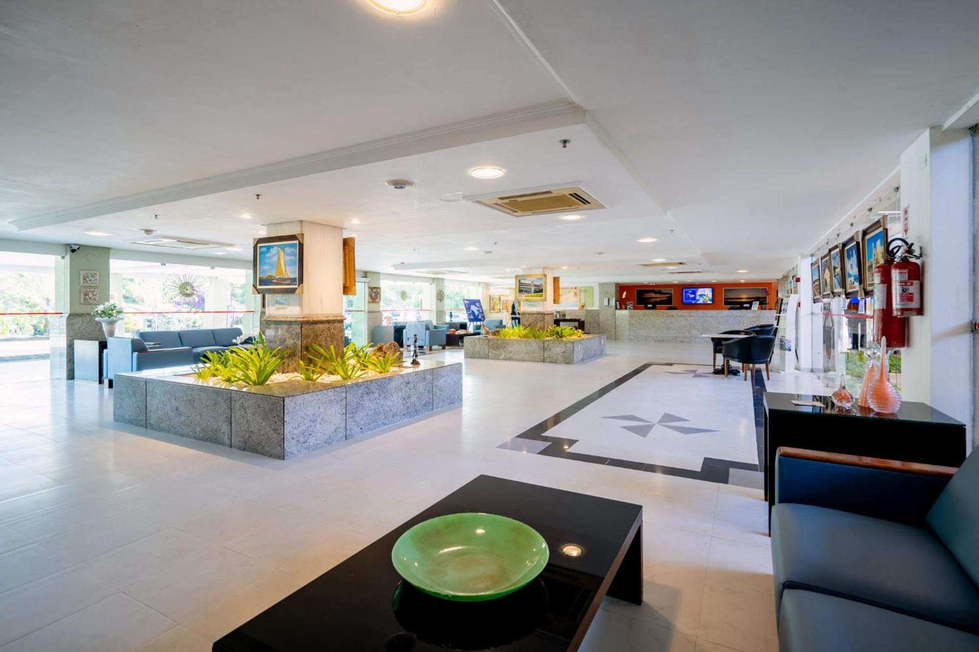 Bahia Plaza Hotel Busca-Vida Exteriör bild